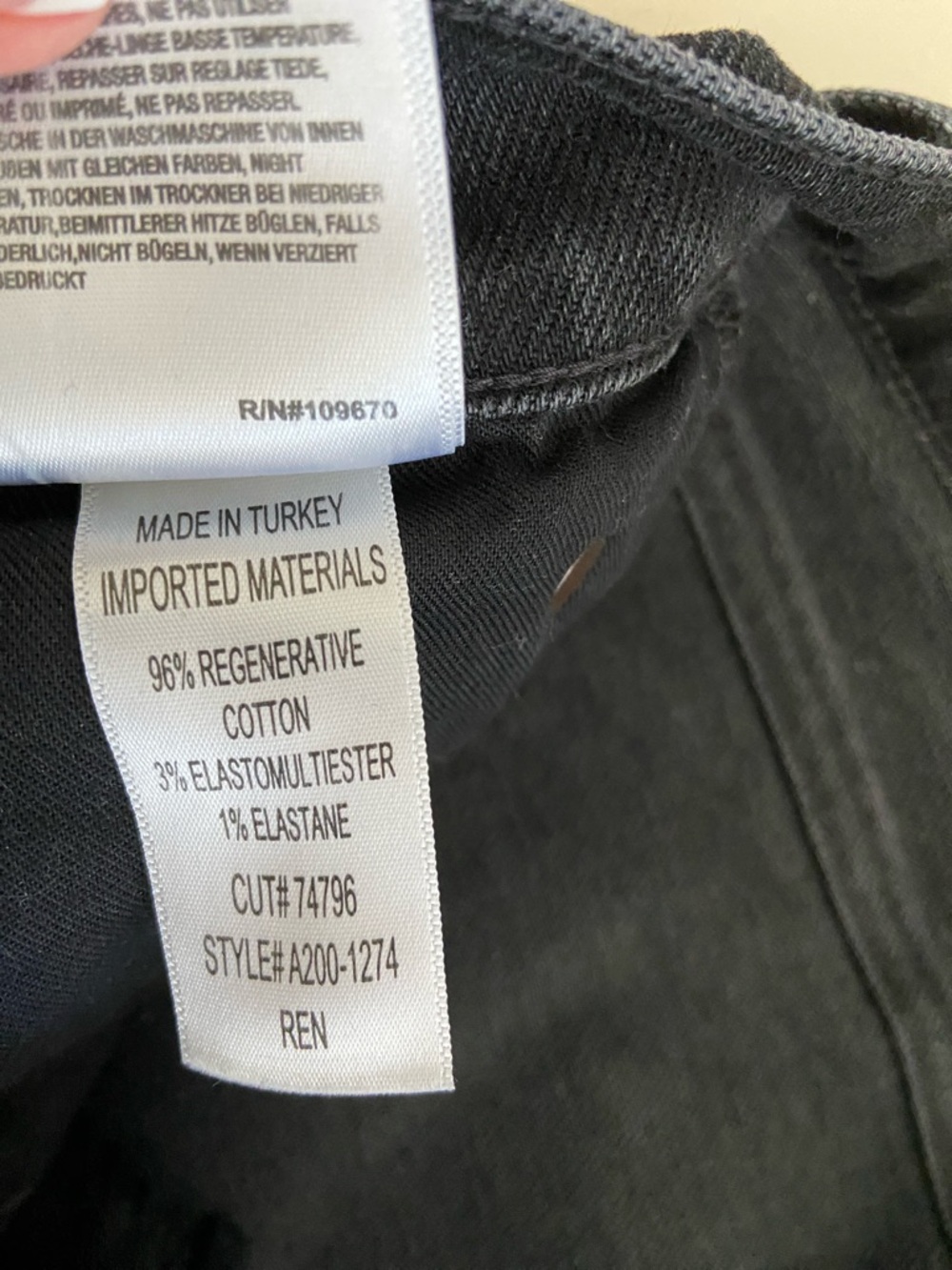 Women’s AGolde REN in black wash - Picture 5 of 5